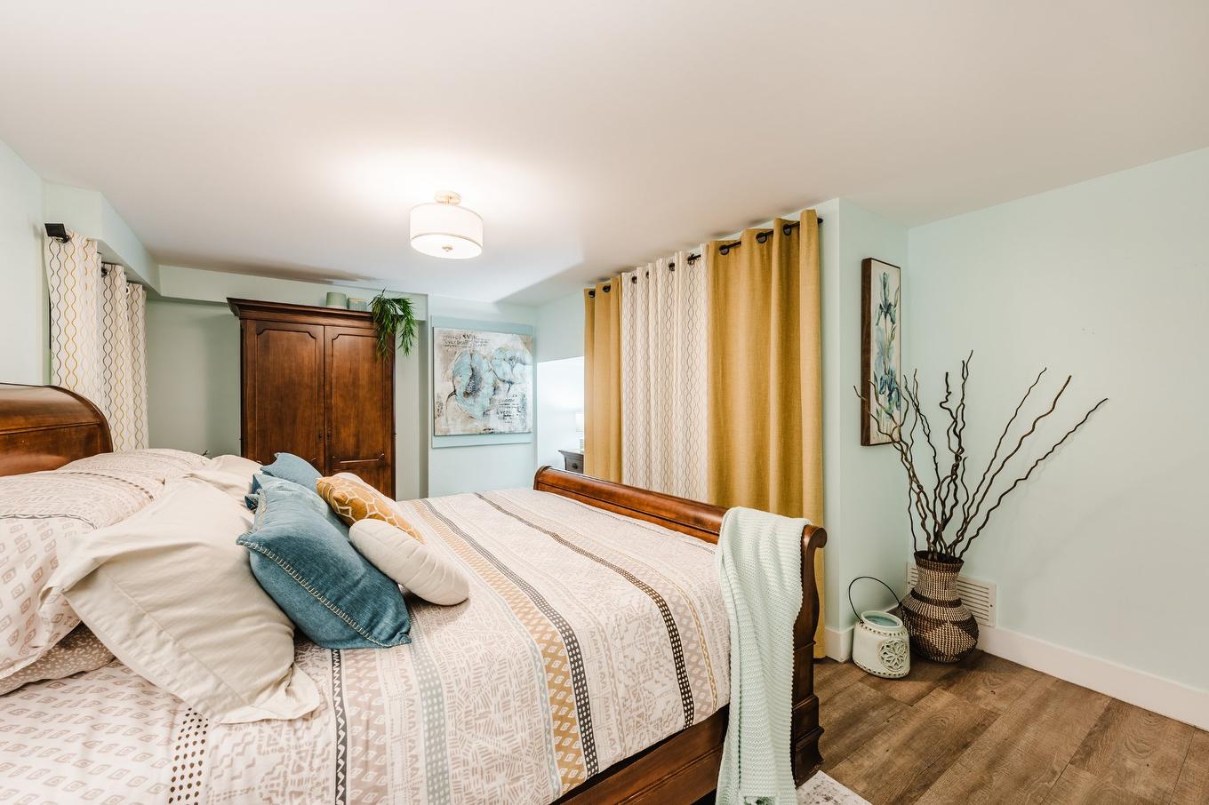 Bedroom - 14 Rue De L'Anse, Saint-Jean-Sur-Richelieu, QC - Indoor Photo Showing Bedroom