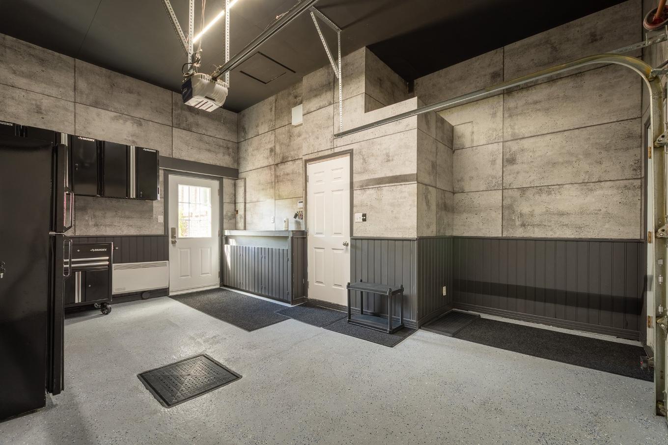 Garage - 14 Rue De L'Anse, Saint-Jean-Sur-Richelieu, QC - Indoor