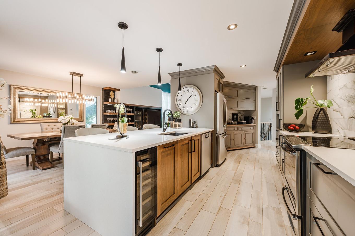 Kitchen - 14 Rue De L'Anse, Saint-Jean-Sur-Richelieu, QC - Indoor Photo Showing Kitchen With Upgraded Kitchen