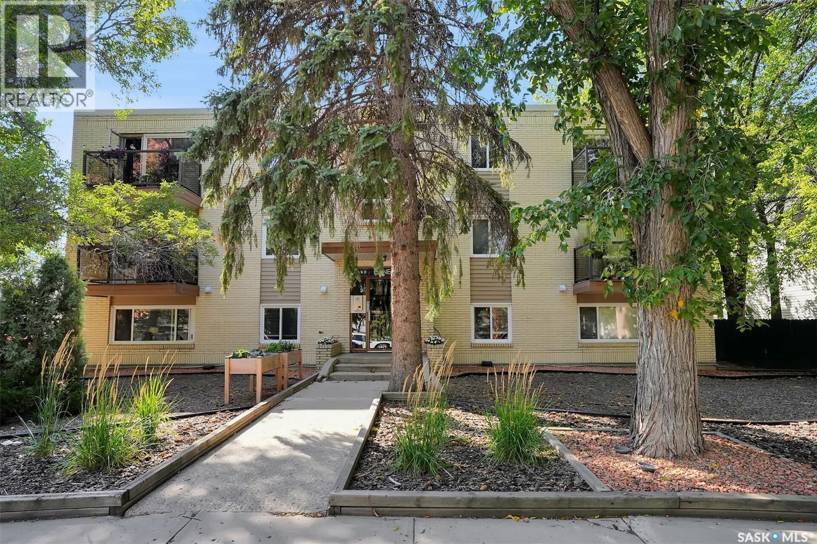 13 2358 Rae Street, Regina, SK - Outdoor