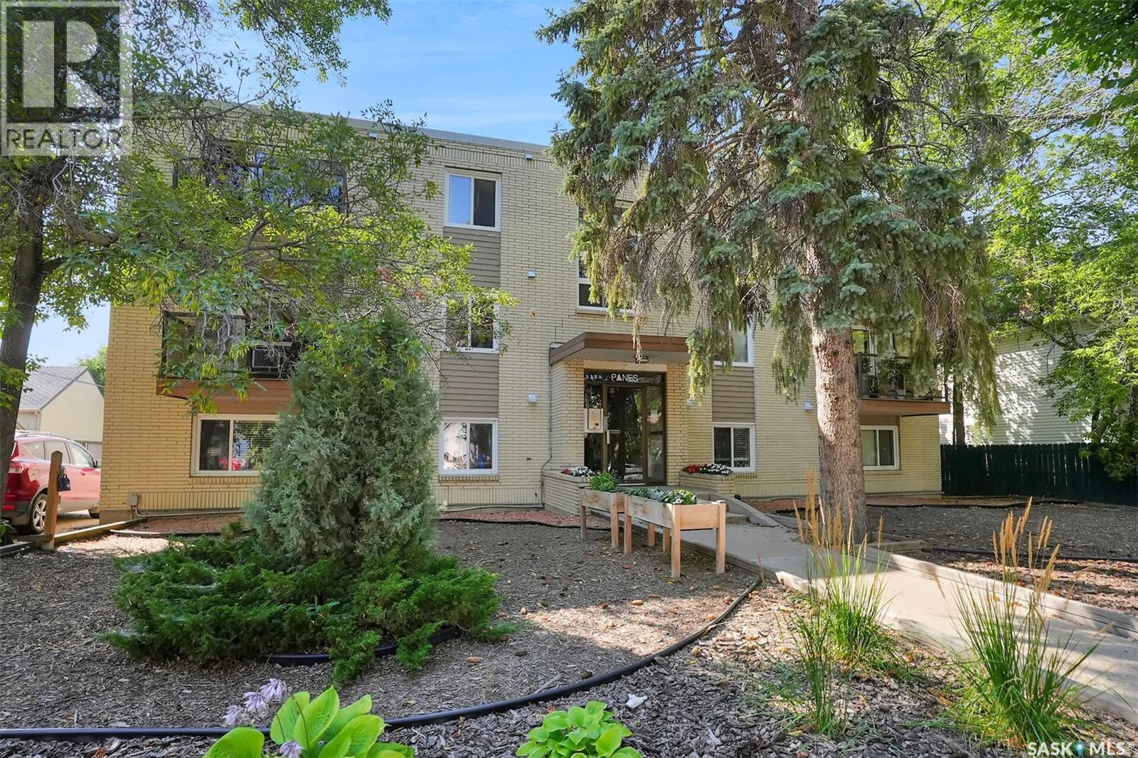 13 2358 Rae Street, Regina, SK - Outdoor