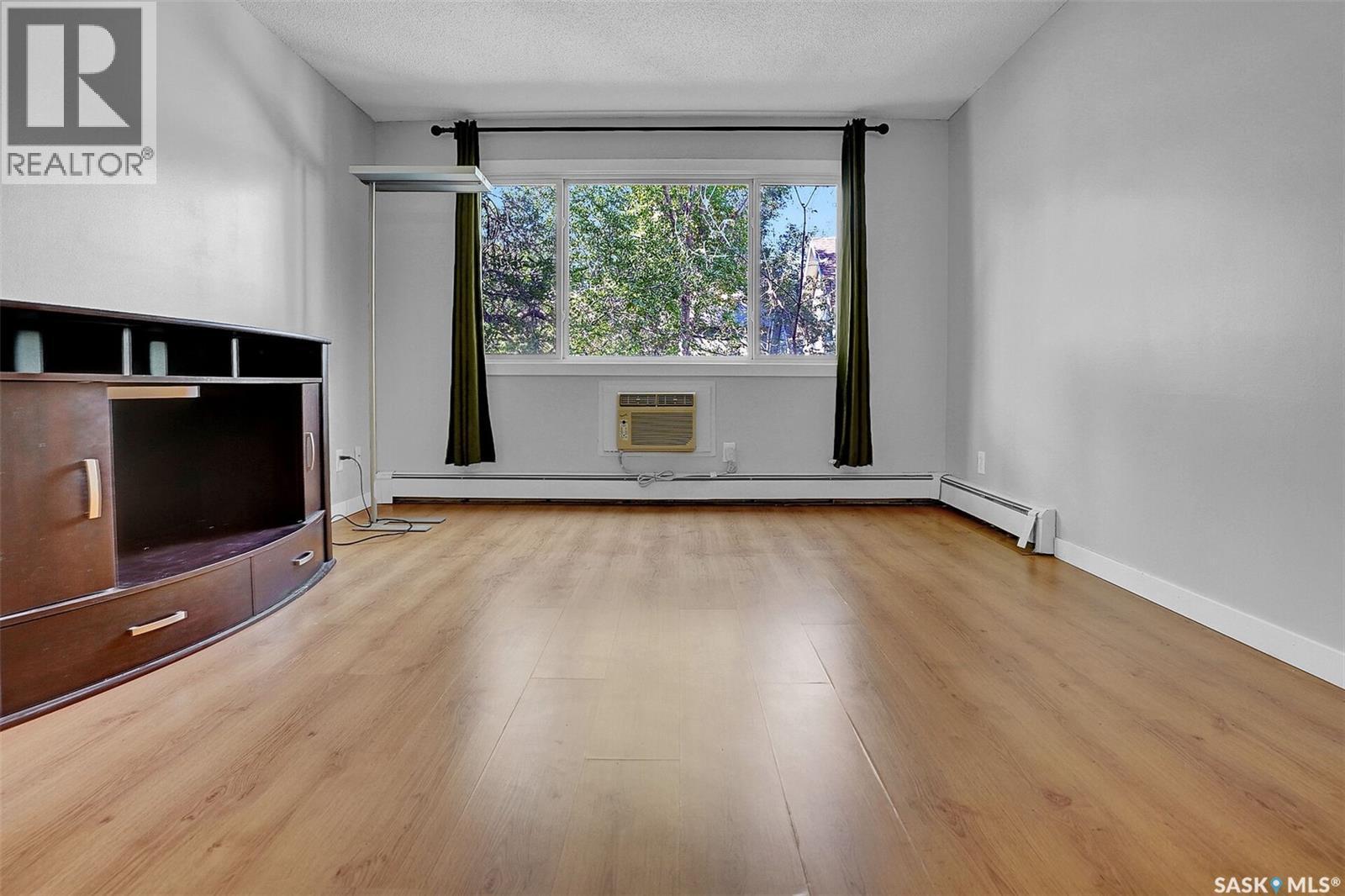 13 2358 Rae Street, Regina, SK - Indoor