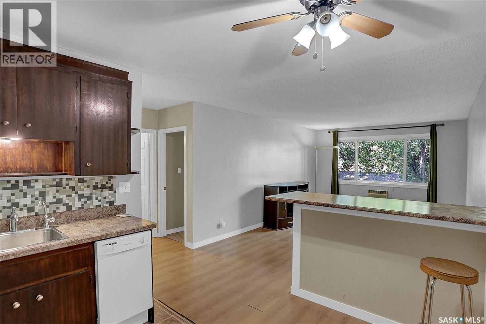 13 2358 Rae Street, Regina, SK - Indoor Photo Showing Kitchen