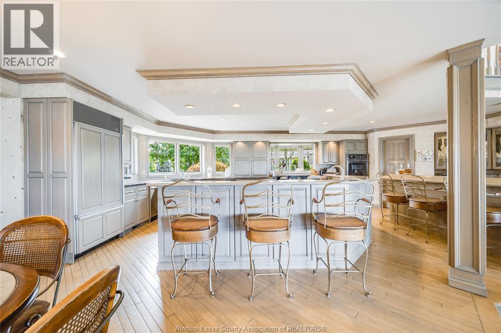 13018 Riverside Drive, Tecumseh, ON - Indoor Photo Showing Dining Room