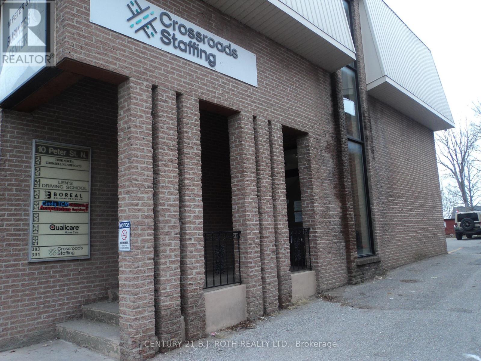 10 Peter Street N, Orillia, ON