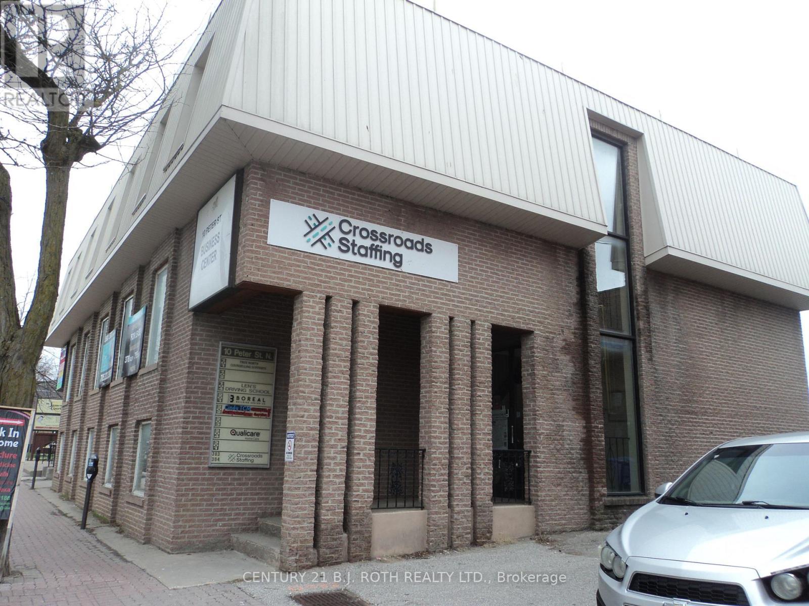 10 Peter Street N, Orillia, ON