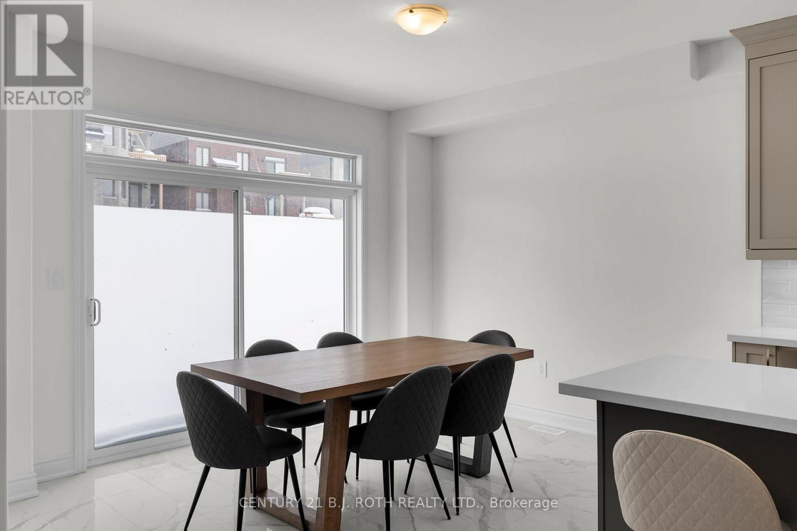 2974 Monarch Drive, Orillia, ON - Indoor Photo Showing Dining Room