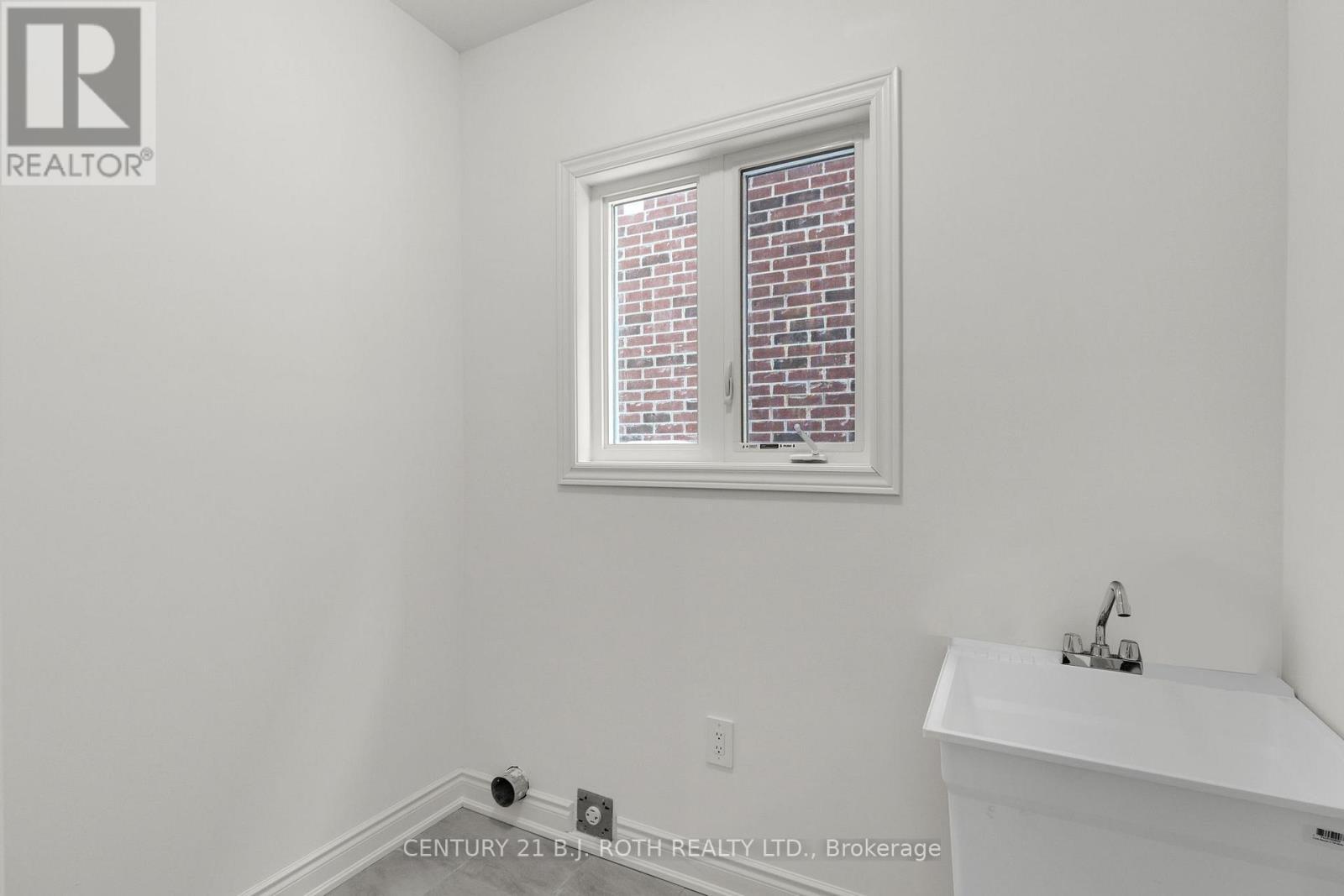 2974 Monarch Drive, Orillia, ON - Indoor Photo Showing Other Room