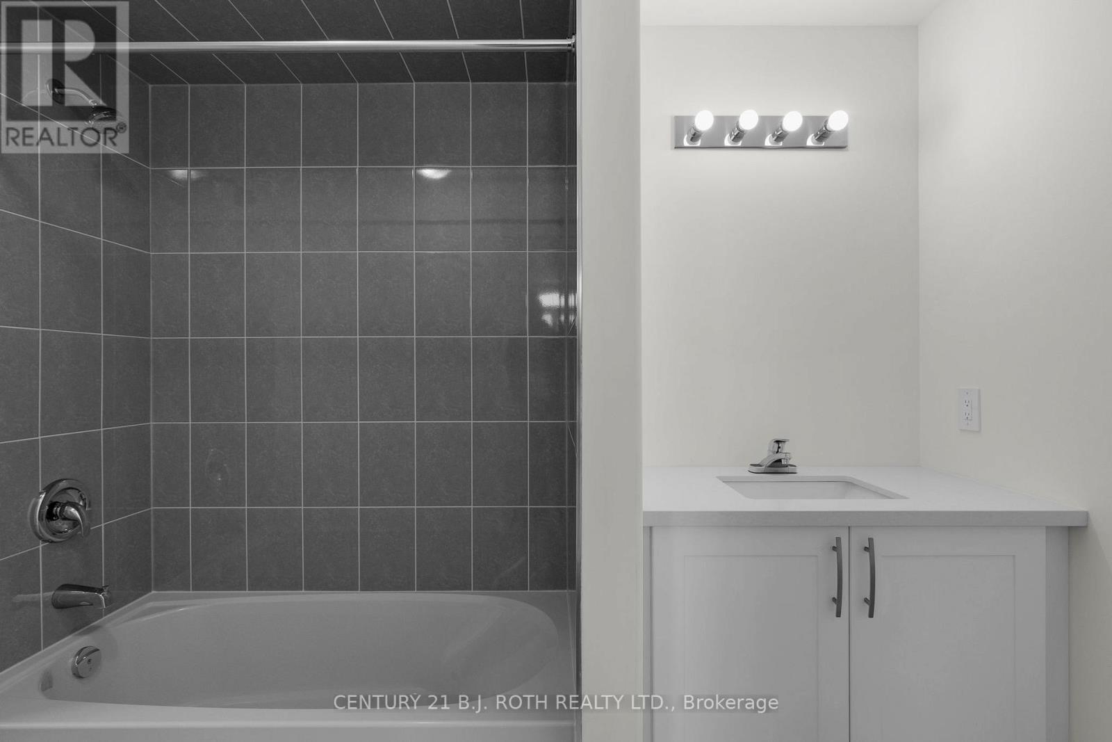 2974 Monarch Drive, Orillia, ON - Indoor Photo Showing Bathroom