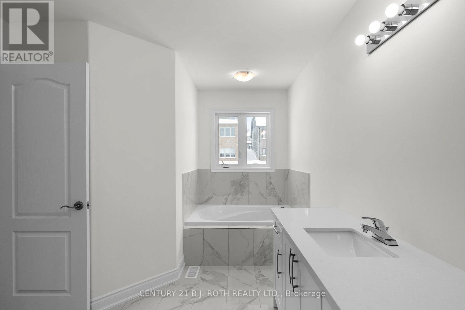 2974 Monarch Drive, Orillia, ON - Indoor Photo Showing Bathroom