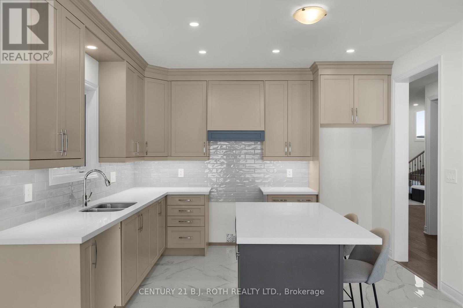 2974 Monarch Drive, Orillia, ON - Indoor Photo Showing Kitchen With Double Sink With Upgraded Kitchen