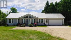 Beautiful Bungalow with lots of natural light -