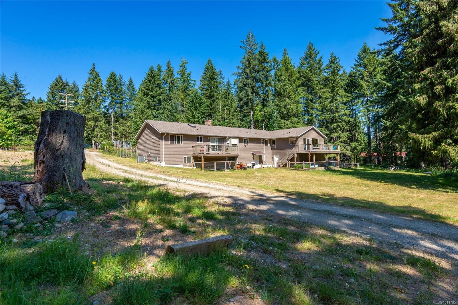 8598 Island Hwy North, Black Creek, BC