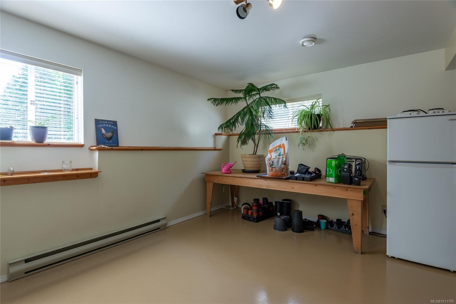 8598 Island Hwy North, Black Creek, BC