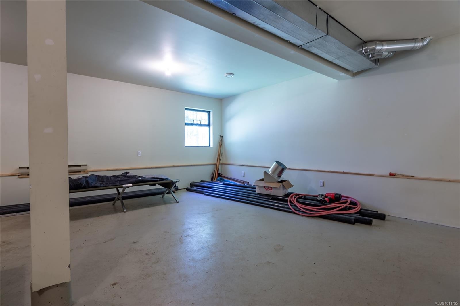 8598 Island Hwy North, Black Creek, BC