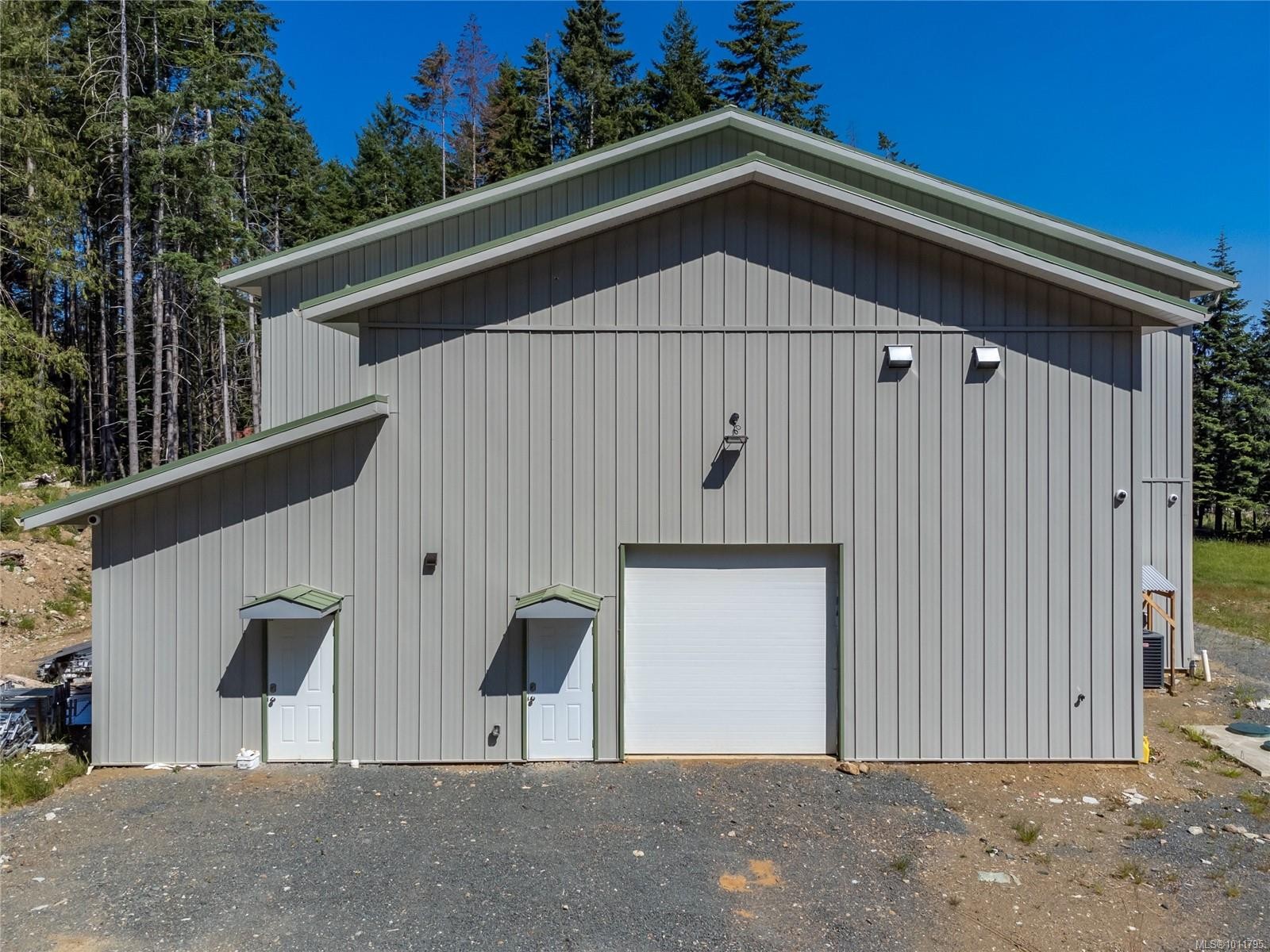 8598 Island Hwy North, Black Creek, BC