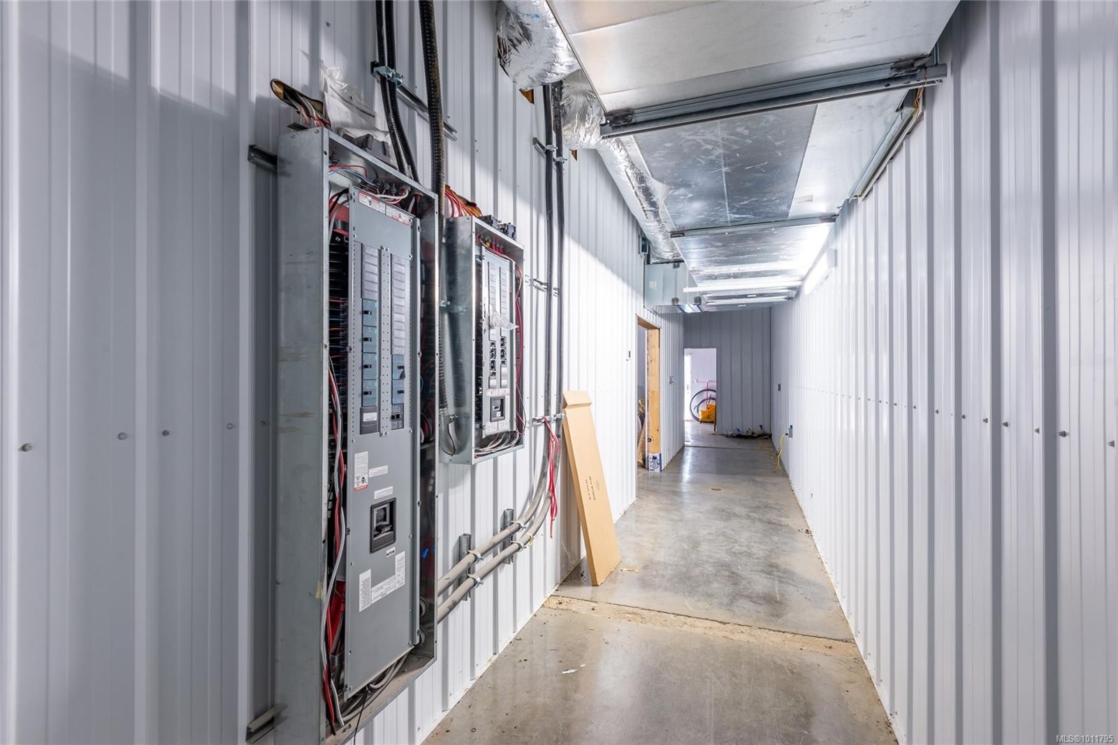 8598 Island Hwy North, Black Creek, BC