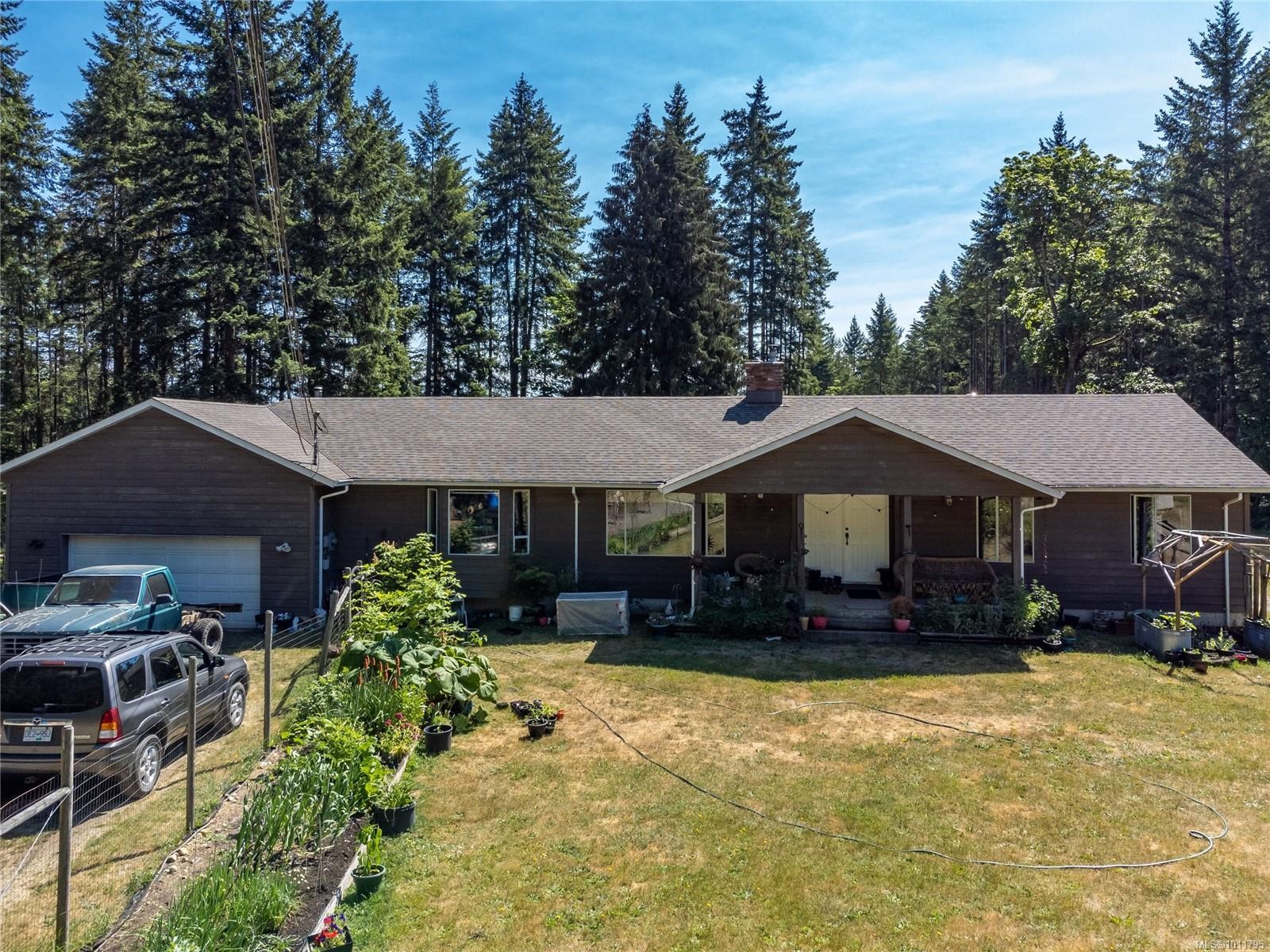 8598 Island Hwy North, Black Creek, BC