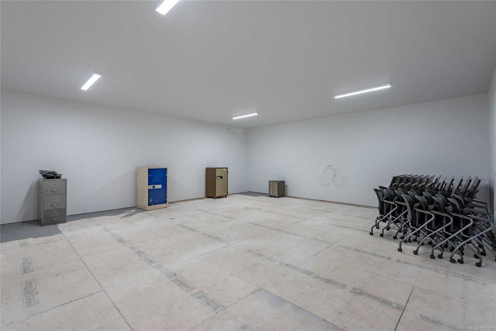 8598 Island Hwy North, Black Creek, BC