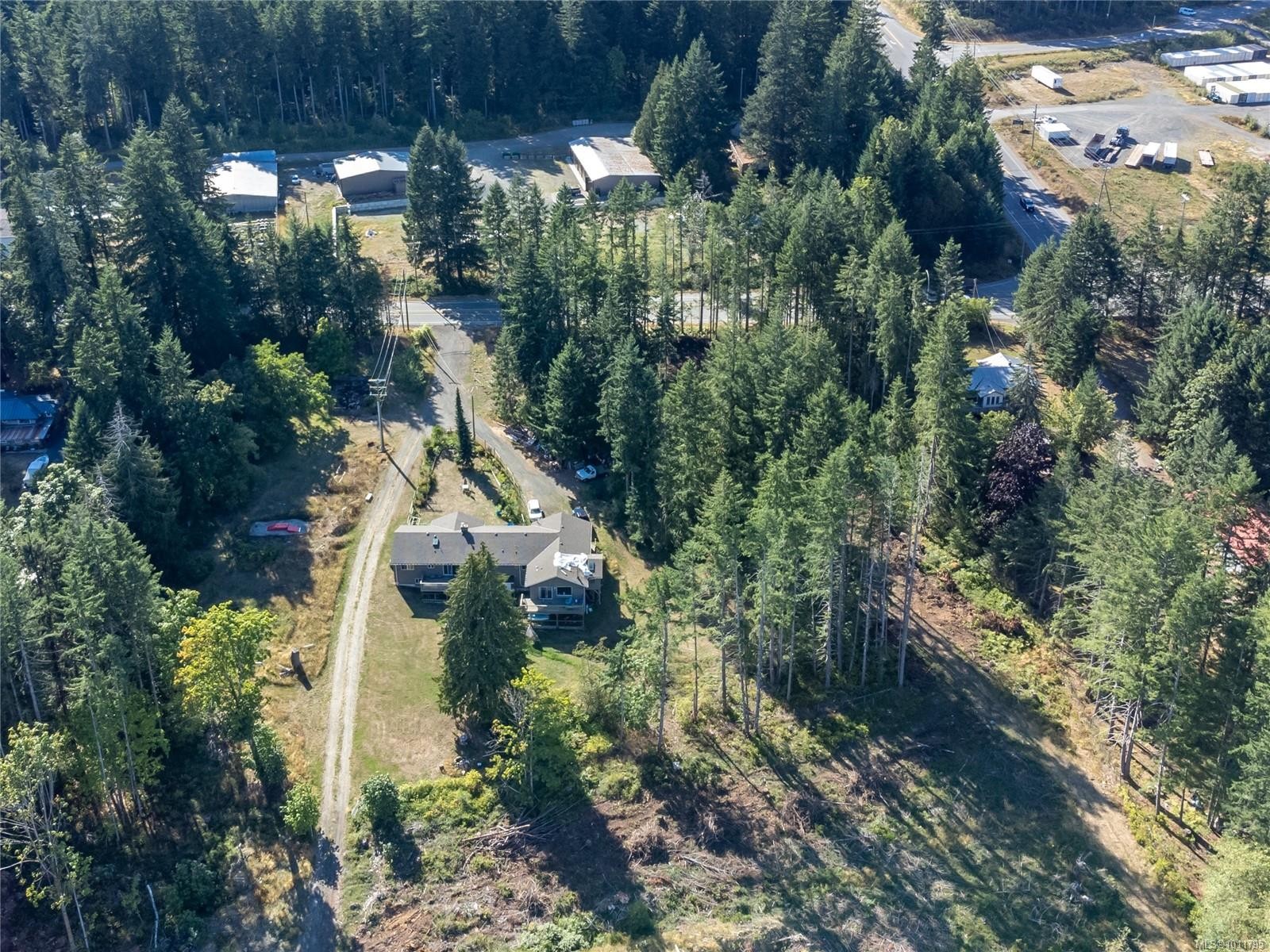 8598 Island Hwy North, Black Creek, BC