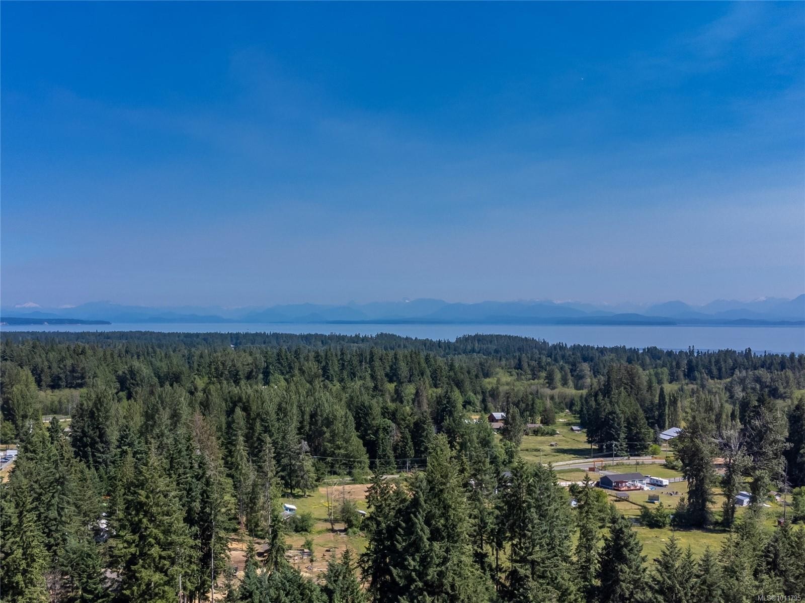 8598 Island Hwy North, Black Creek, BC