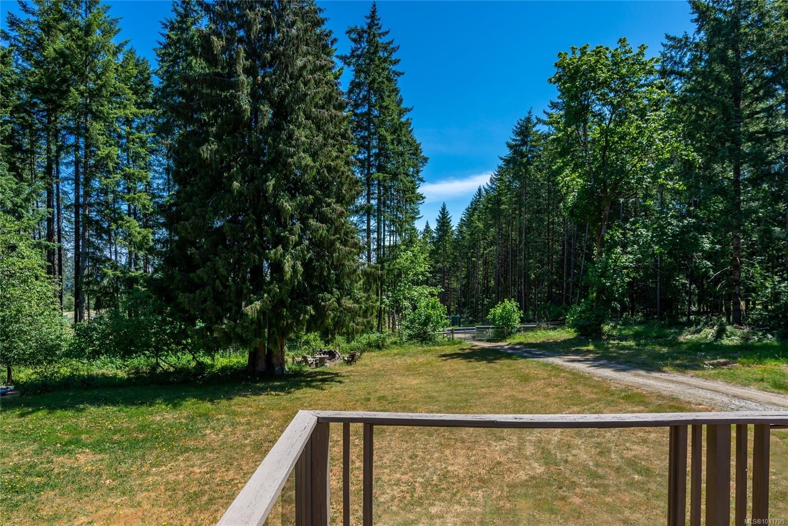 8598 Island Hwy North, Black Creek, BC