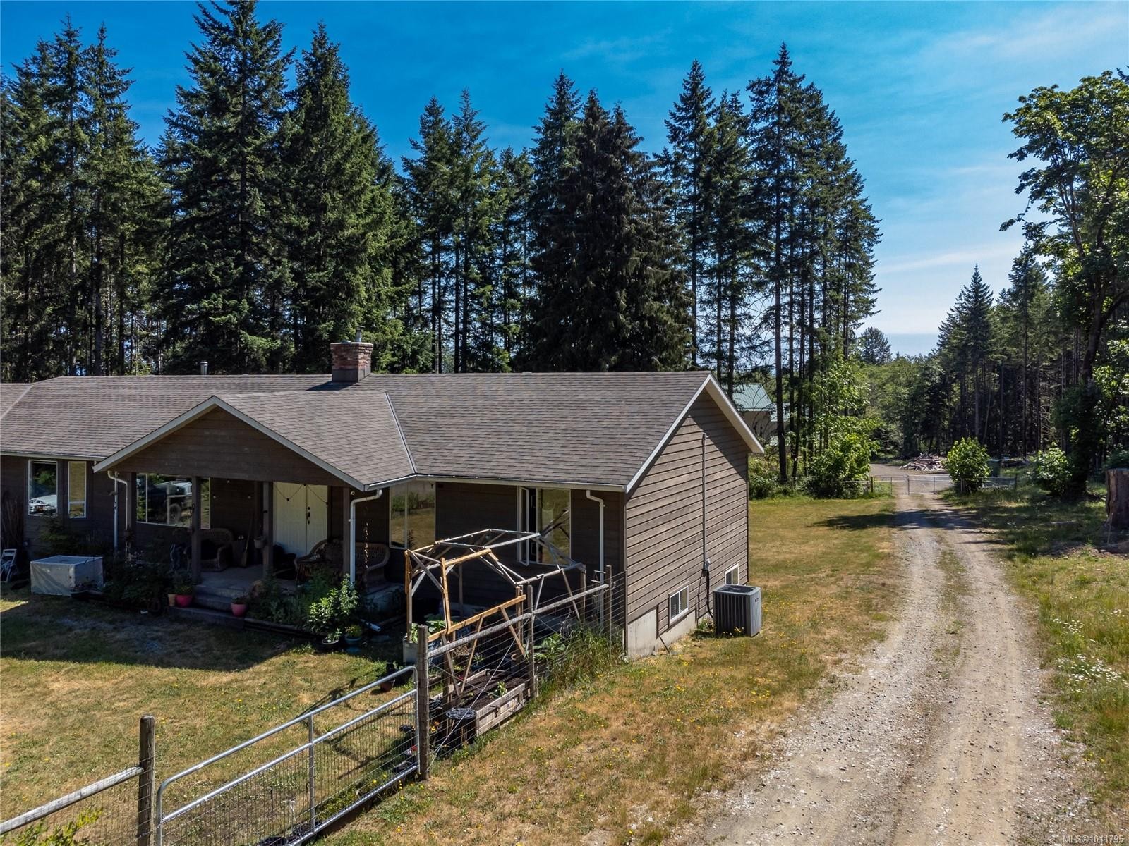 8598 Island Hwy North, Black Creek, BC