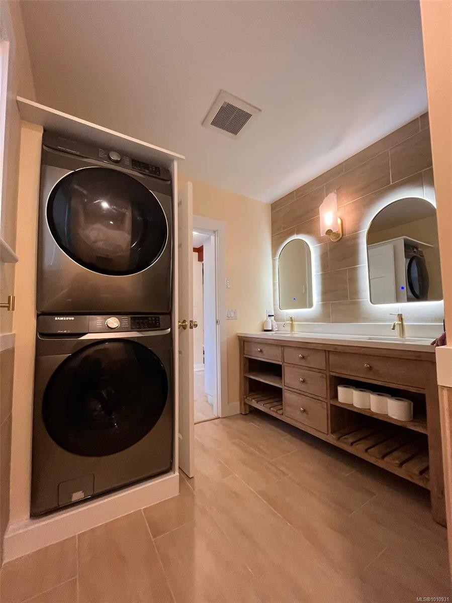 1502 Fulford-Ganges Rd, Salt Spring, BC