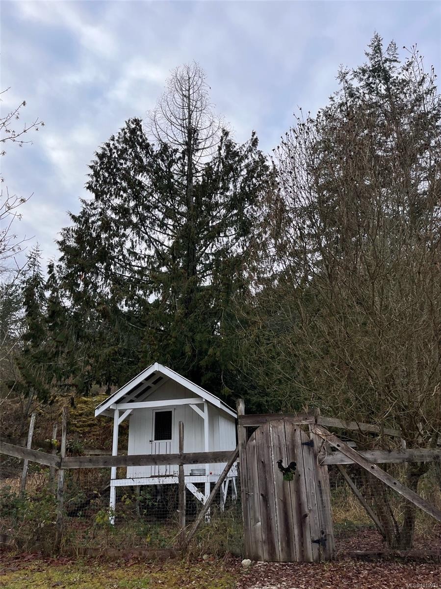 1502 Fulford-Ganges Rd, Salt Spring, BC