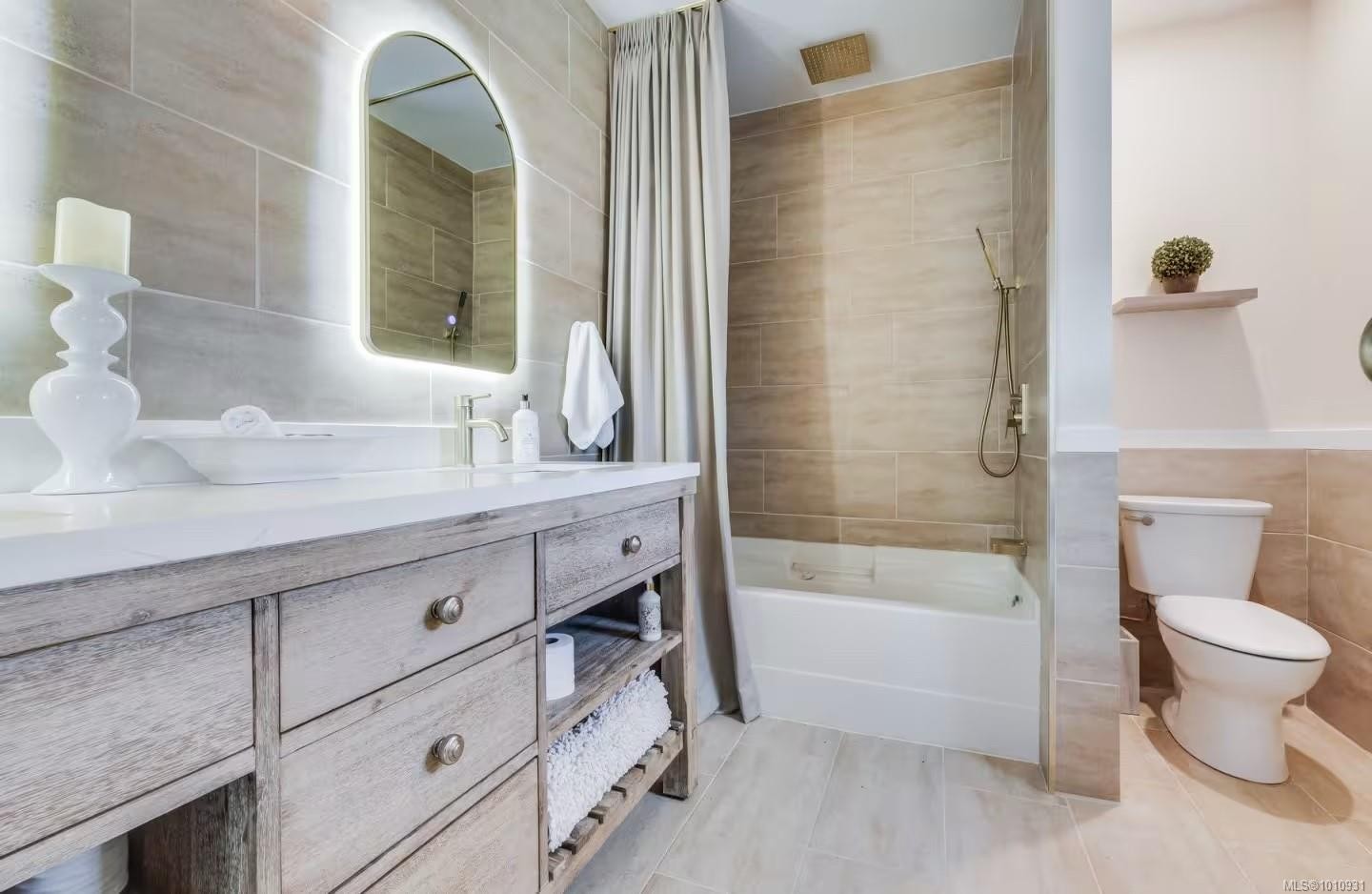 1502 Fulford-Ganges Rd, Salt Spring, BC