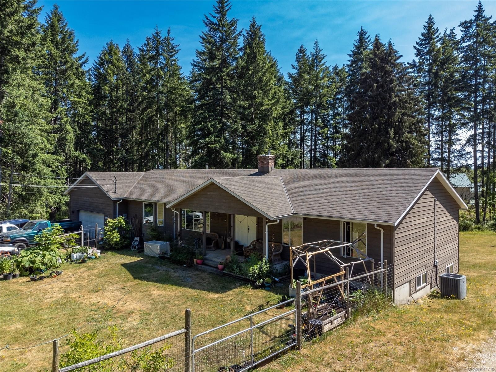 8598 Island Hwy North, Black Creek, BC