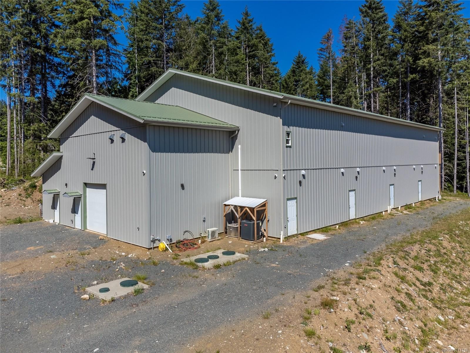 8598 Island Hwy North, Black Creek, BC