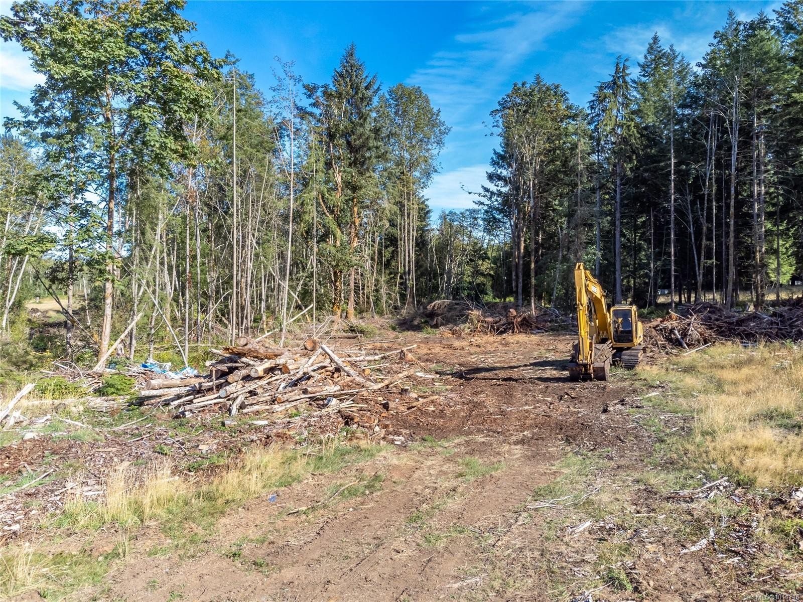 8598 Island Hwy North, Black Creek, BC