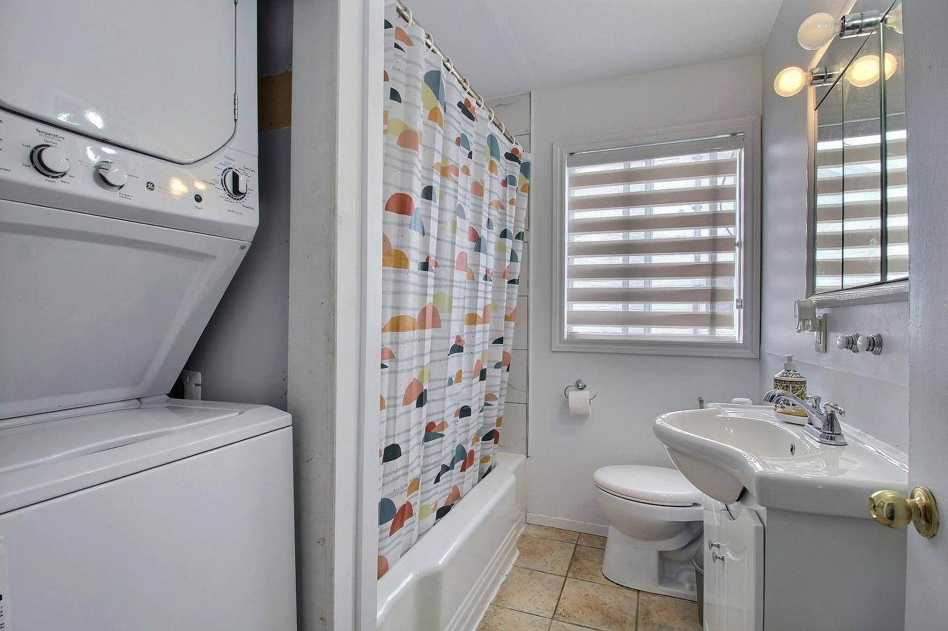Bathroom - 881 - 883 1Re Rue, Val-D'Or, QC - Indoor