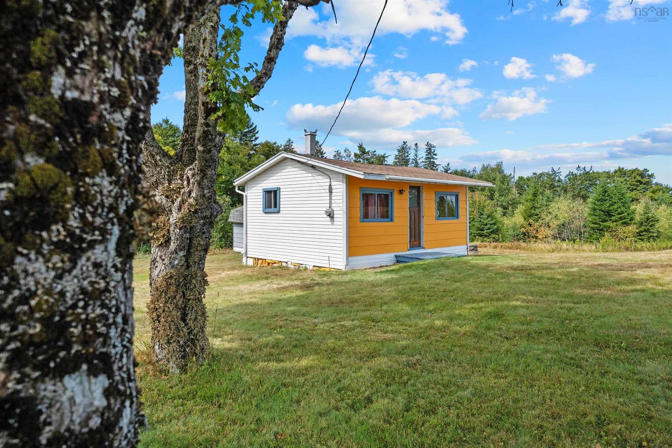 7 & 23 Lynn Road, East Mapleton, NS