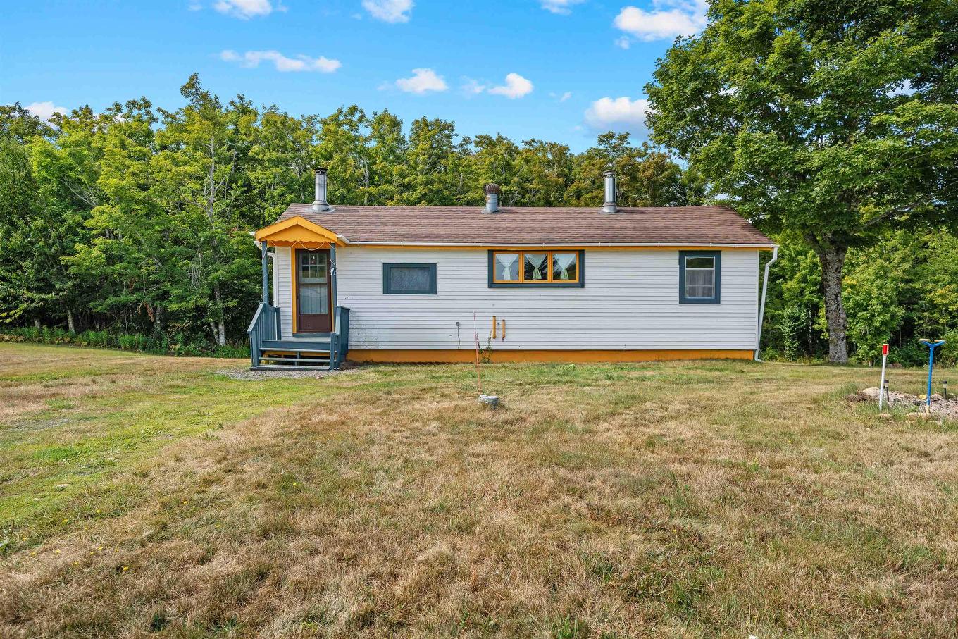 7 & 23 Lynn Road, East Mapleton, NS