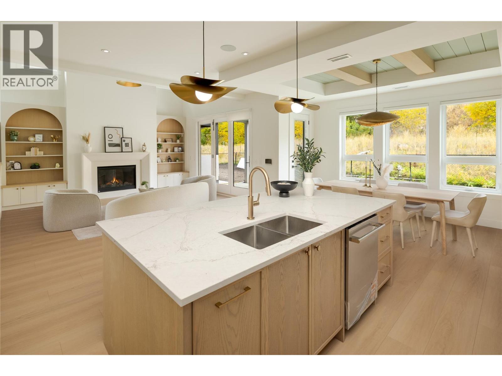 1004 Bull Crescent, Kelowna, BC - Indoor Photo Showing Kitchen With Double Sink With Upgraded Kitchen