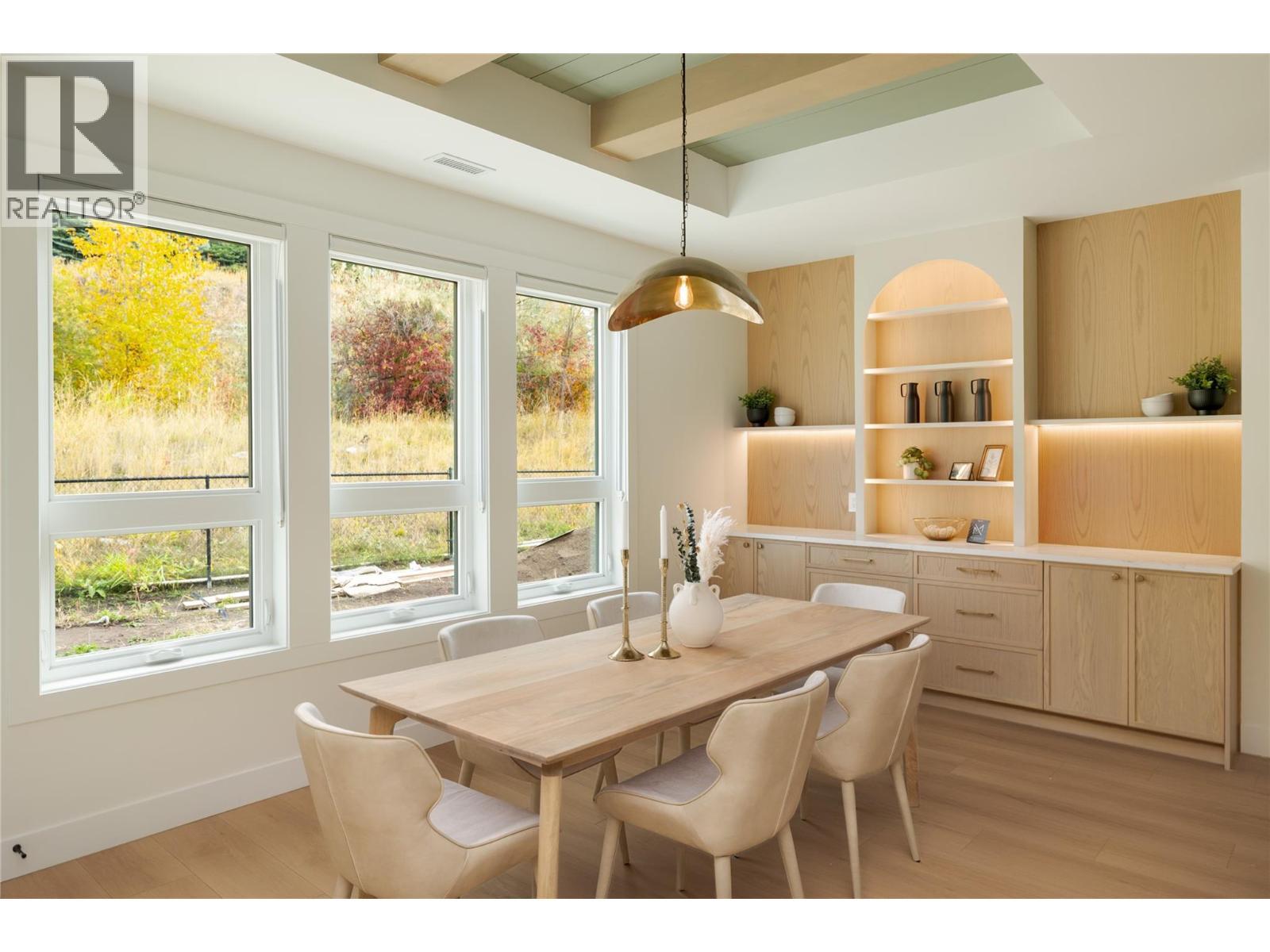 1004 Bull Crescent, Kelowna, BC - Indoor Photo Showing Dining Room