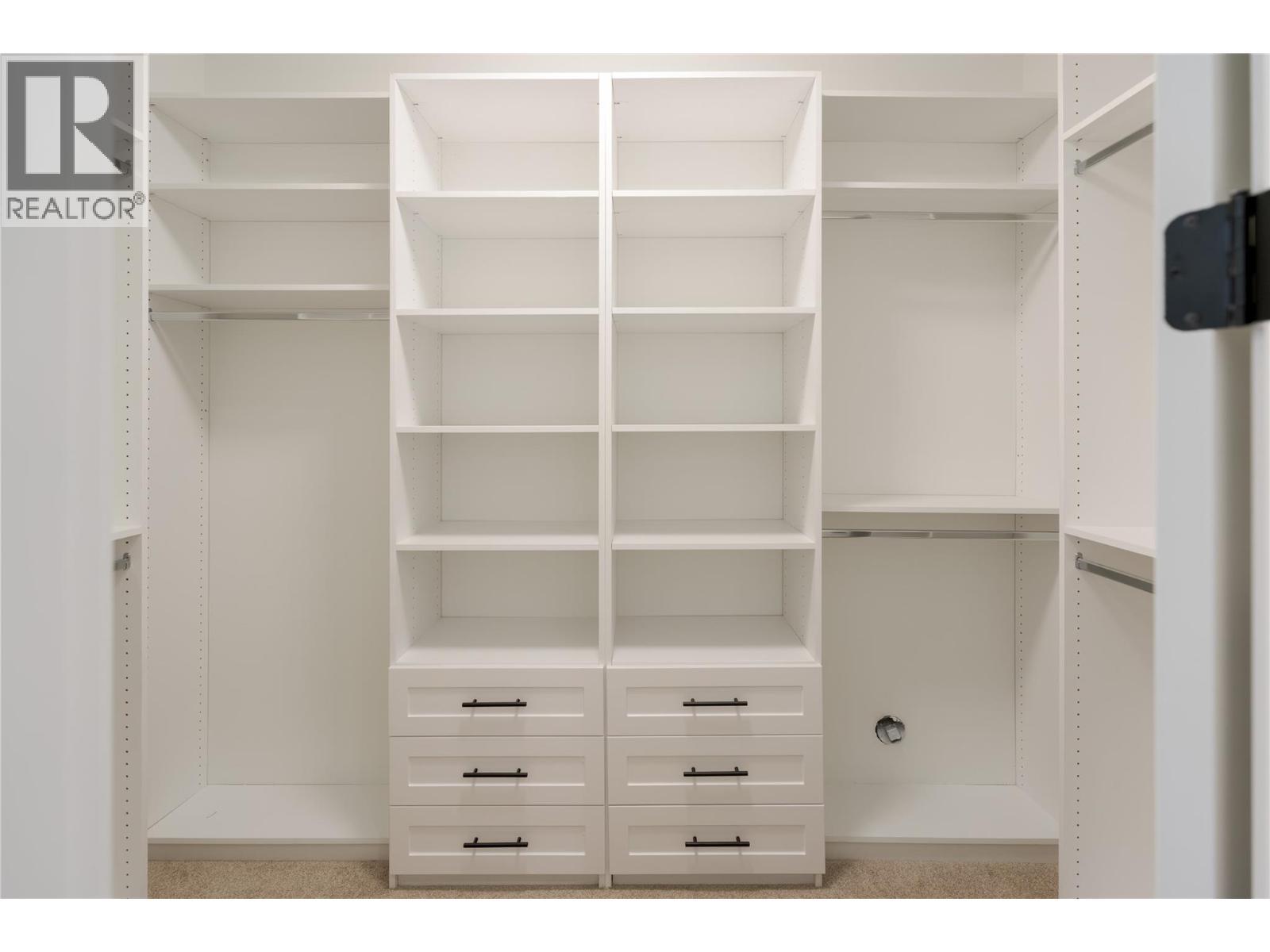 1004 Bull Crescent, Kelowna, BC - Indoor With Storage