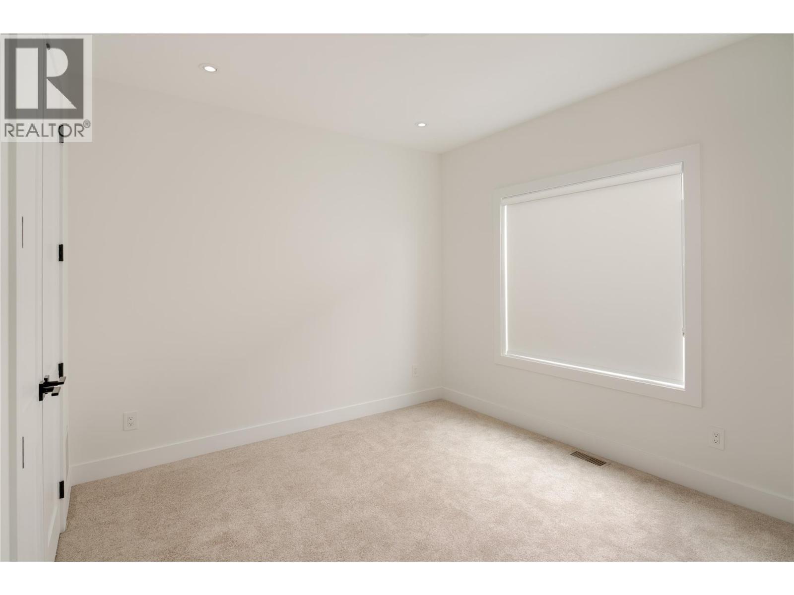 1004 Bull Crescent, Kelowna, BC - Indoor Photo Showing Other Room