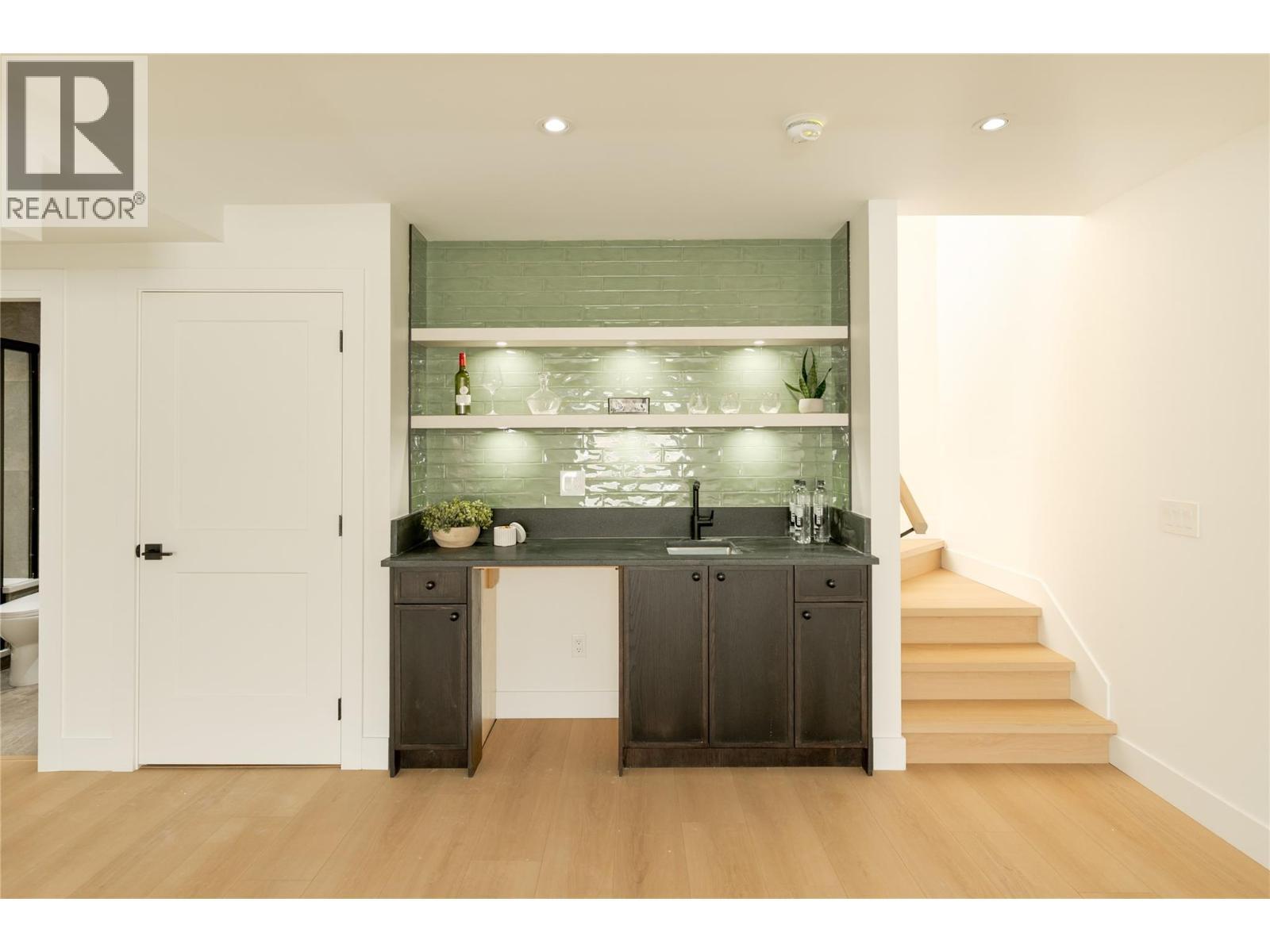 1004 Bull Crescent, Kelowna, BC - Indoor Photo Showing Other Room