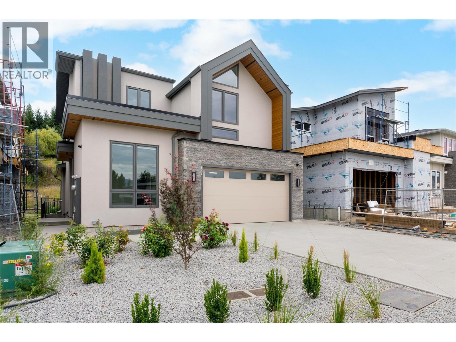 1004 Bull Crescent, Kelowna, BC - Outdoor