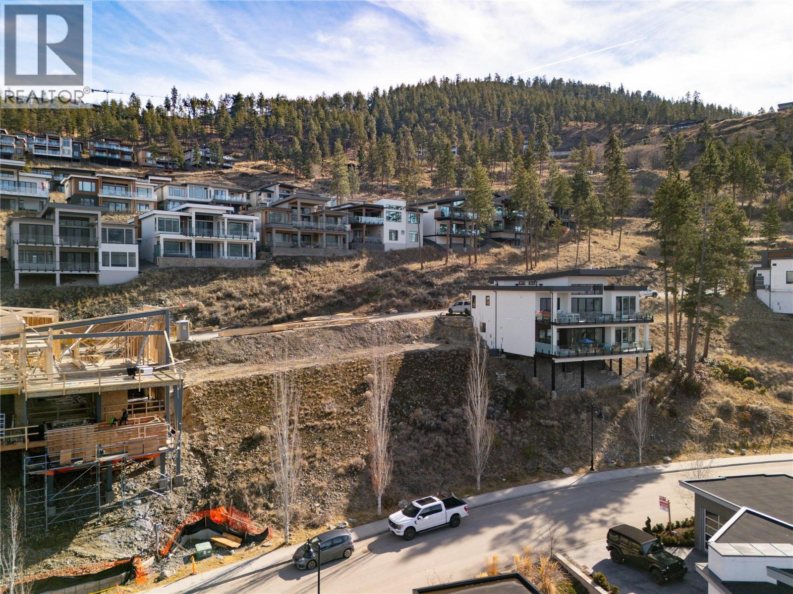 3356 Black Pine Lane, Kelowna, BC