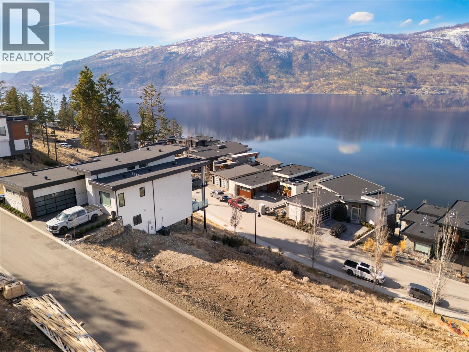 3356 Black Pine Lane, Kelowna, BC