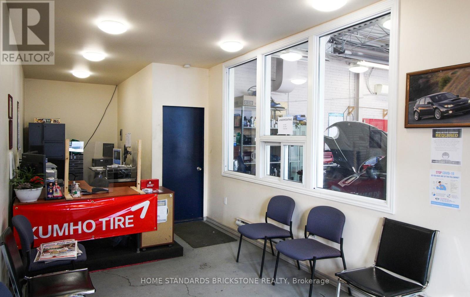 482 Barton Street E, Hamilton, ON