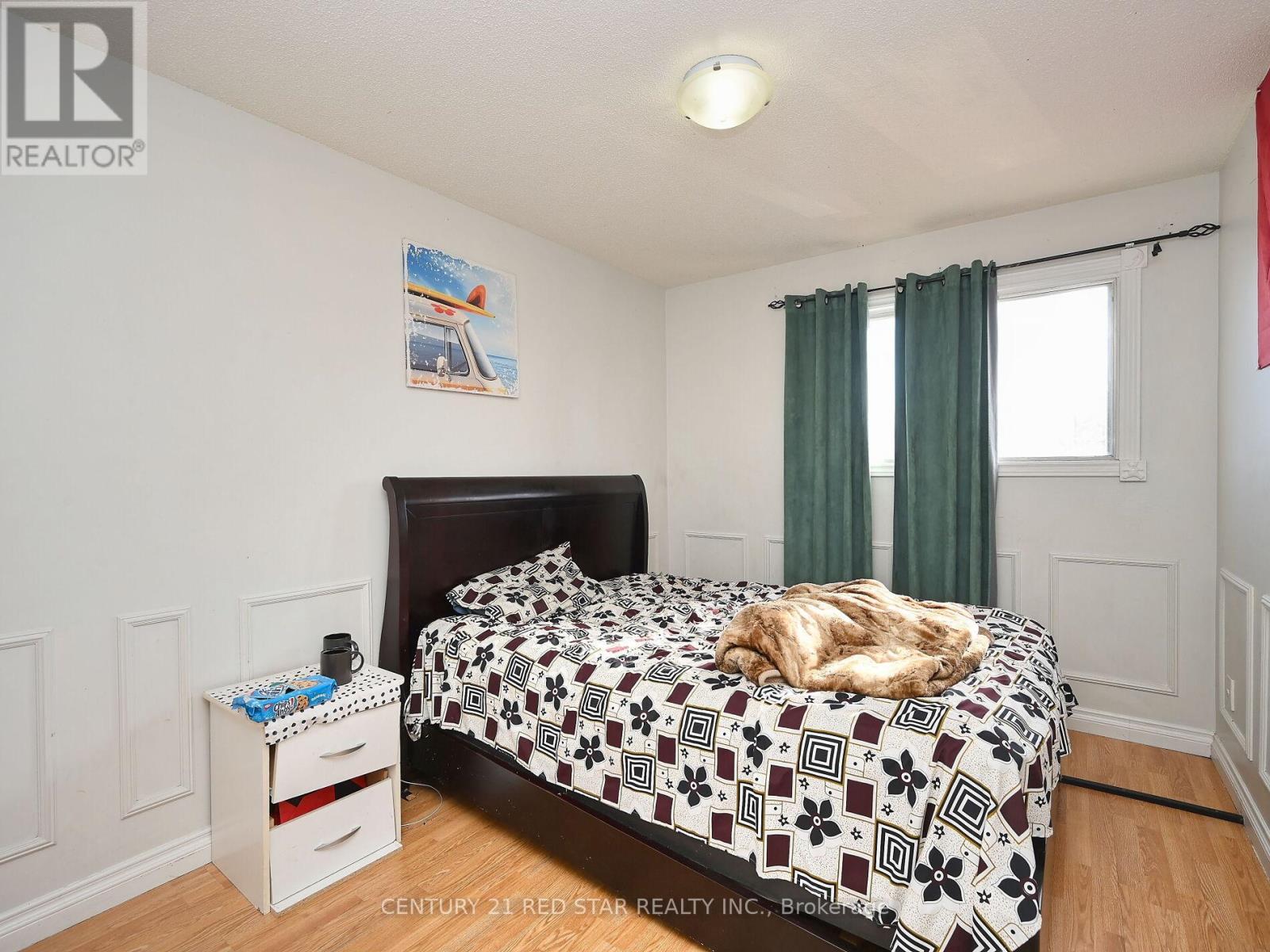 433 Hansen Road N, Brampton, ON - Indoor Photo Showing Bedroom
