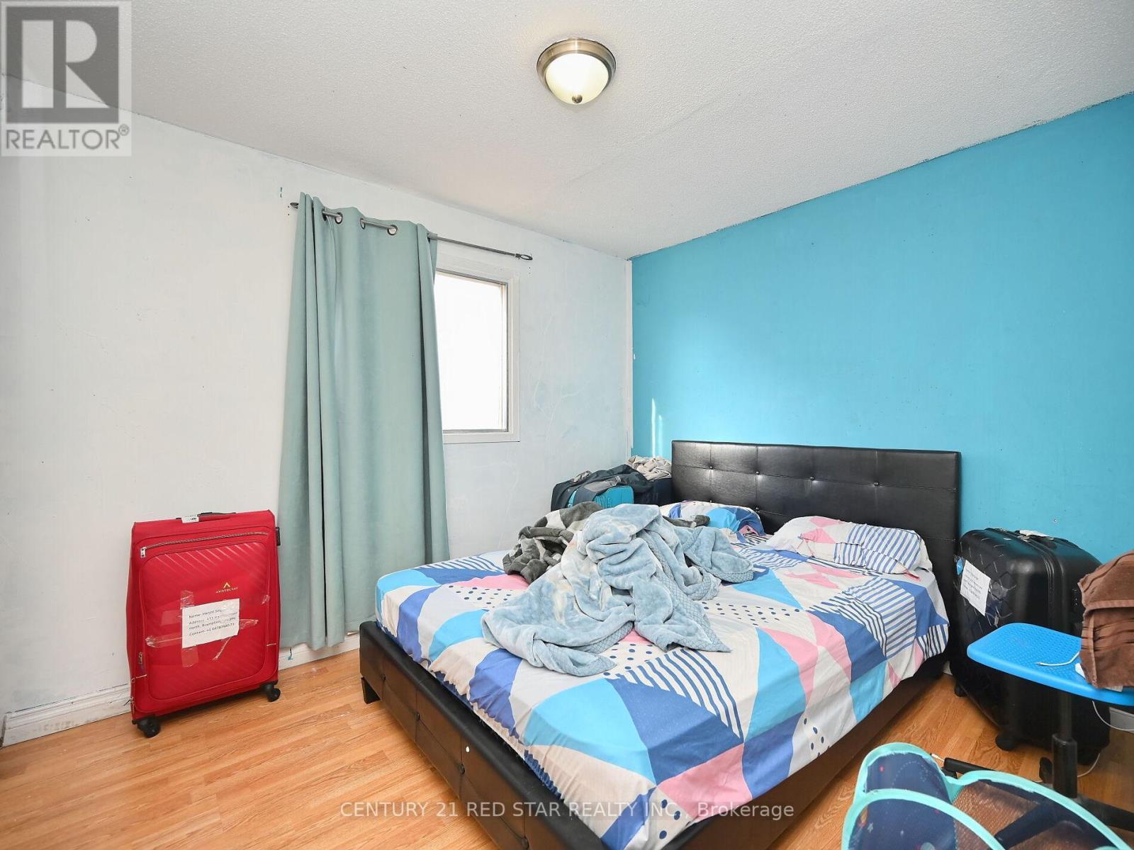 433 Hansen Road N, Brampton, ON - Indoor Photo Showing Bedroom