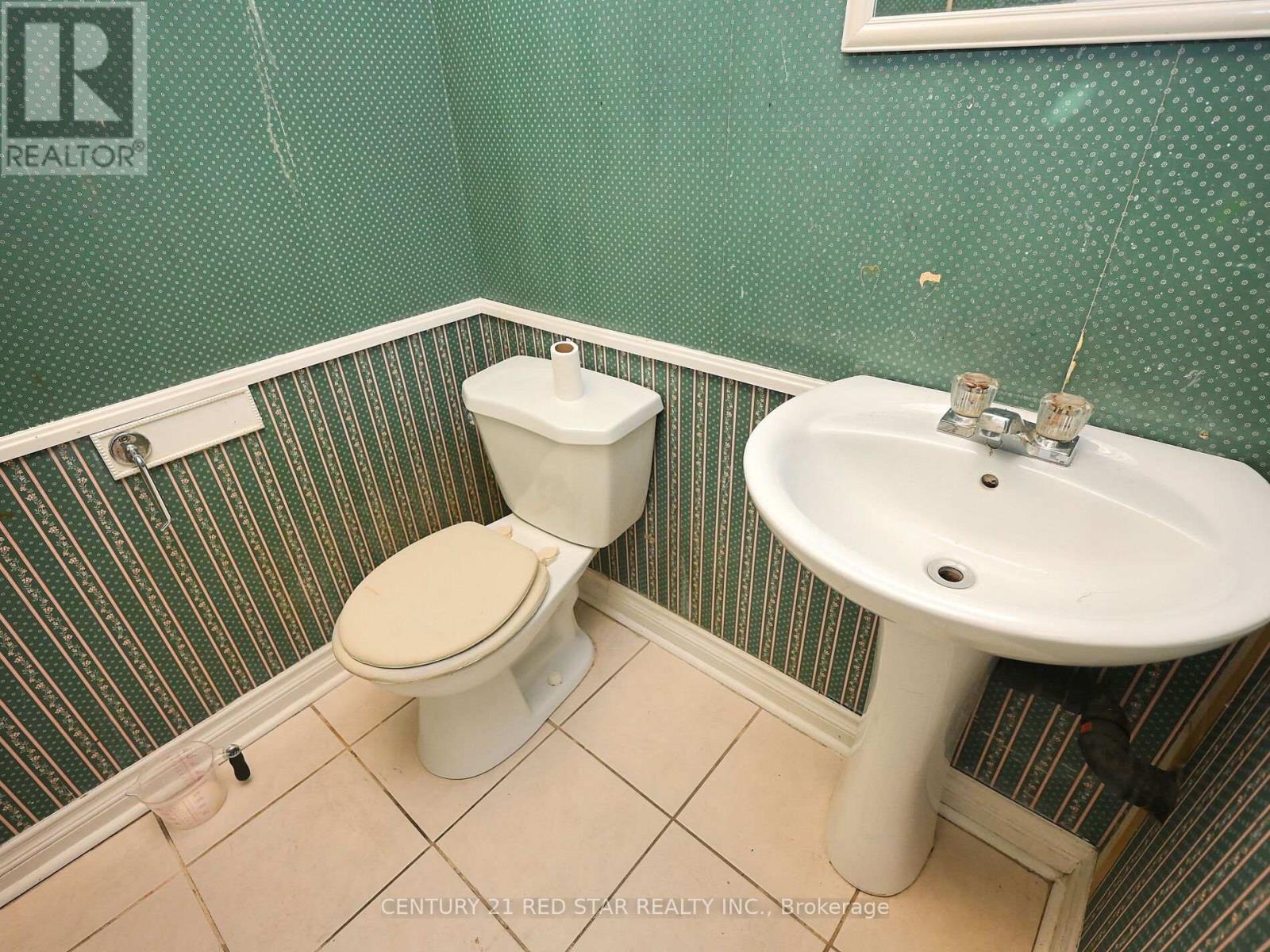 433 Hansen Road N, Brampton, ON - Indoor Photo Showing Bathroom