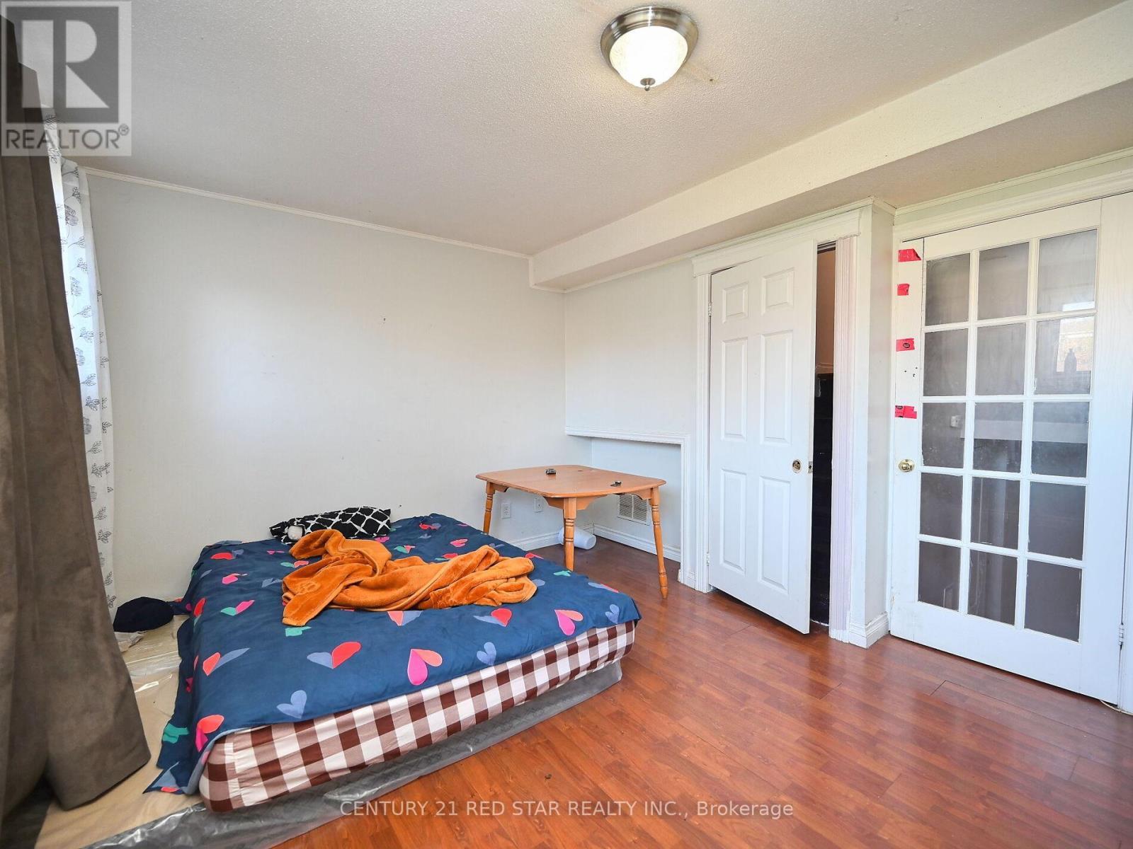 433 Hansen Road N, Brampton, ON - Indoor Photo Showing Bedroom
