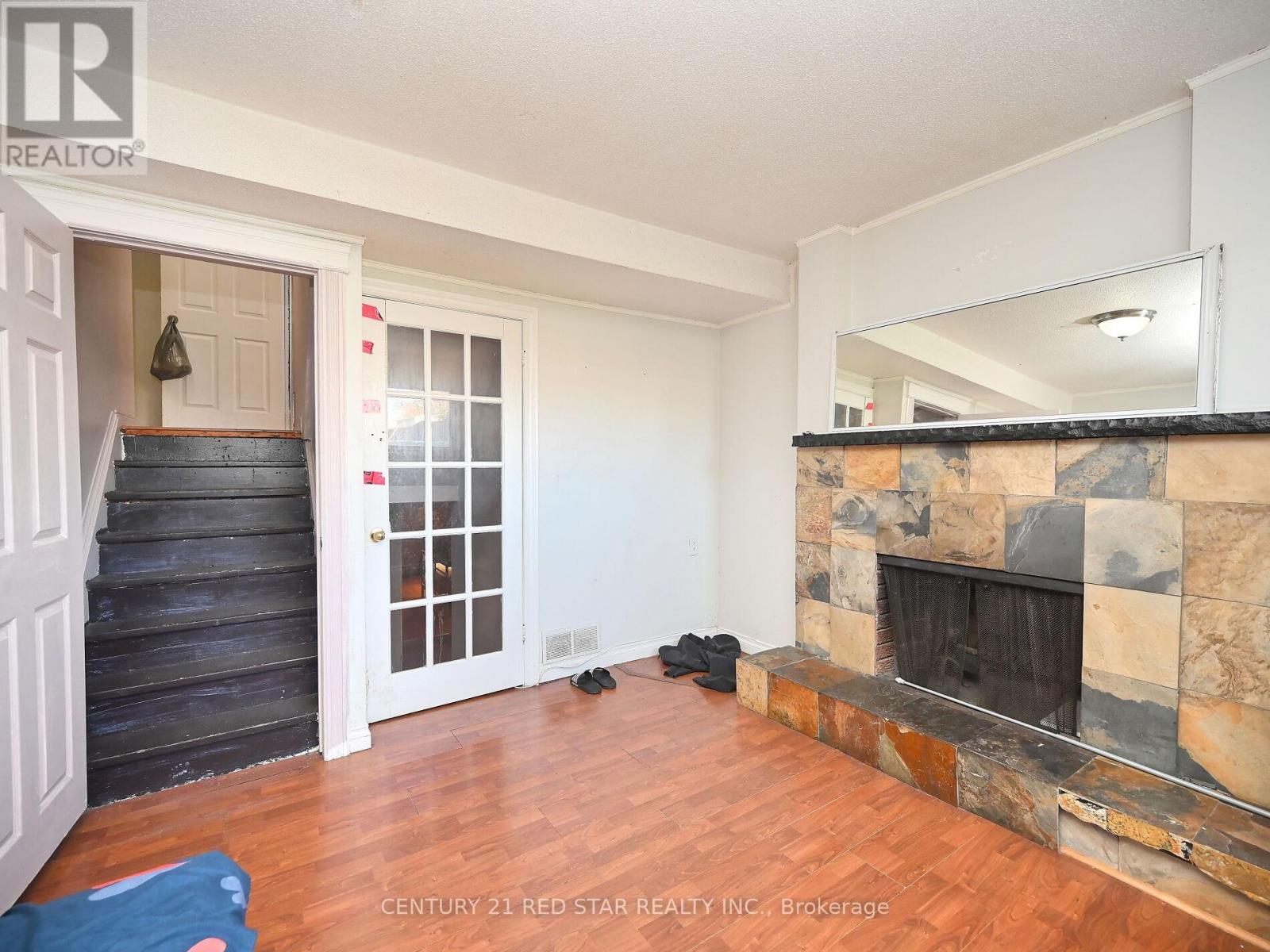 433 Hansen Road N, Brampton, ON - Indoor With Fireplace